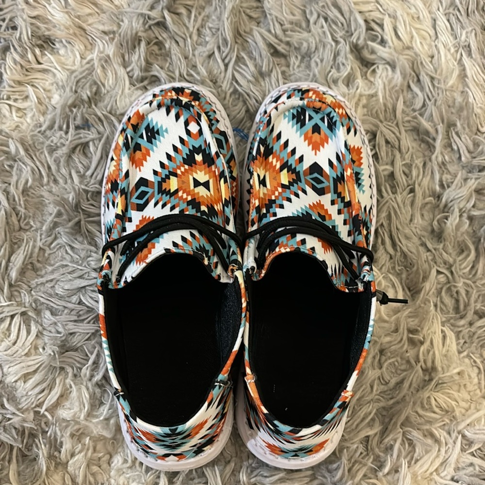 Size 8 shein knock off Hey Dudes.